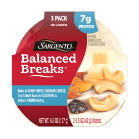 Sargento® Balanced Breaks® Sharp White Cheddar Natural Cheese, Sea-Salted Roasted Cashews and Golden Raisin Medley Snack Kit, 3-Pack