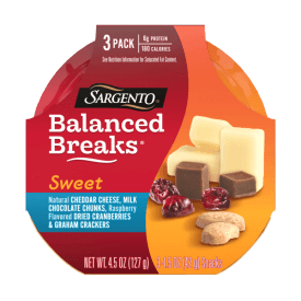 Sargento® Sweet Balanced Breaks® Natural Cheddar Cheese, Milk Chocolate Chunks, Raspberry Flavored Dried Cranberries and Graham Crackers Snack Kit, 3-Pack