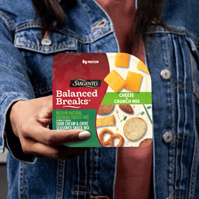 35884 BB ChsCrnchMx ChddrSrCrmChv Ecomm Lifestyle1