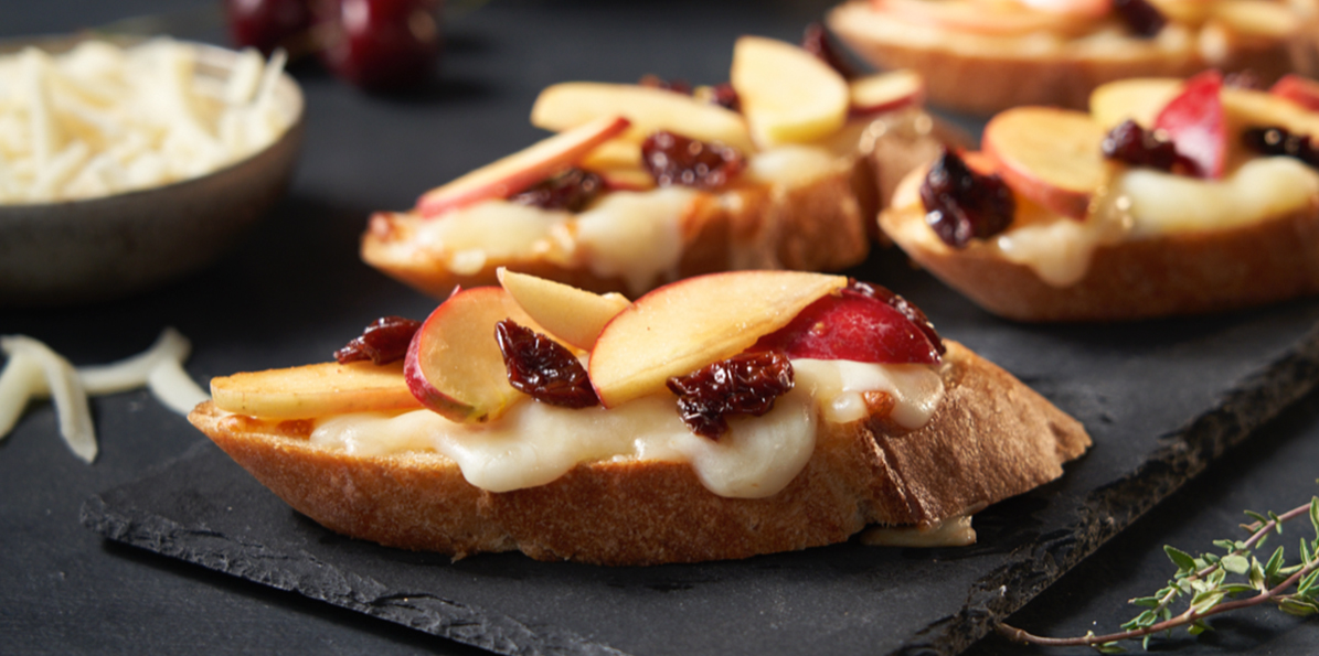 Apple, Dried Cherry and Aged Italian Baguettes | Sargento® Foods Incorporated