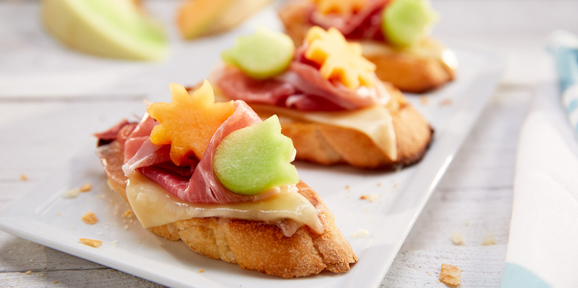 Prosciutto Melon Crostini website